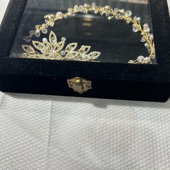 Hair gems for all ocasiones fits all head types comes with box - Picture 6 of 7